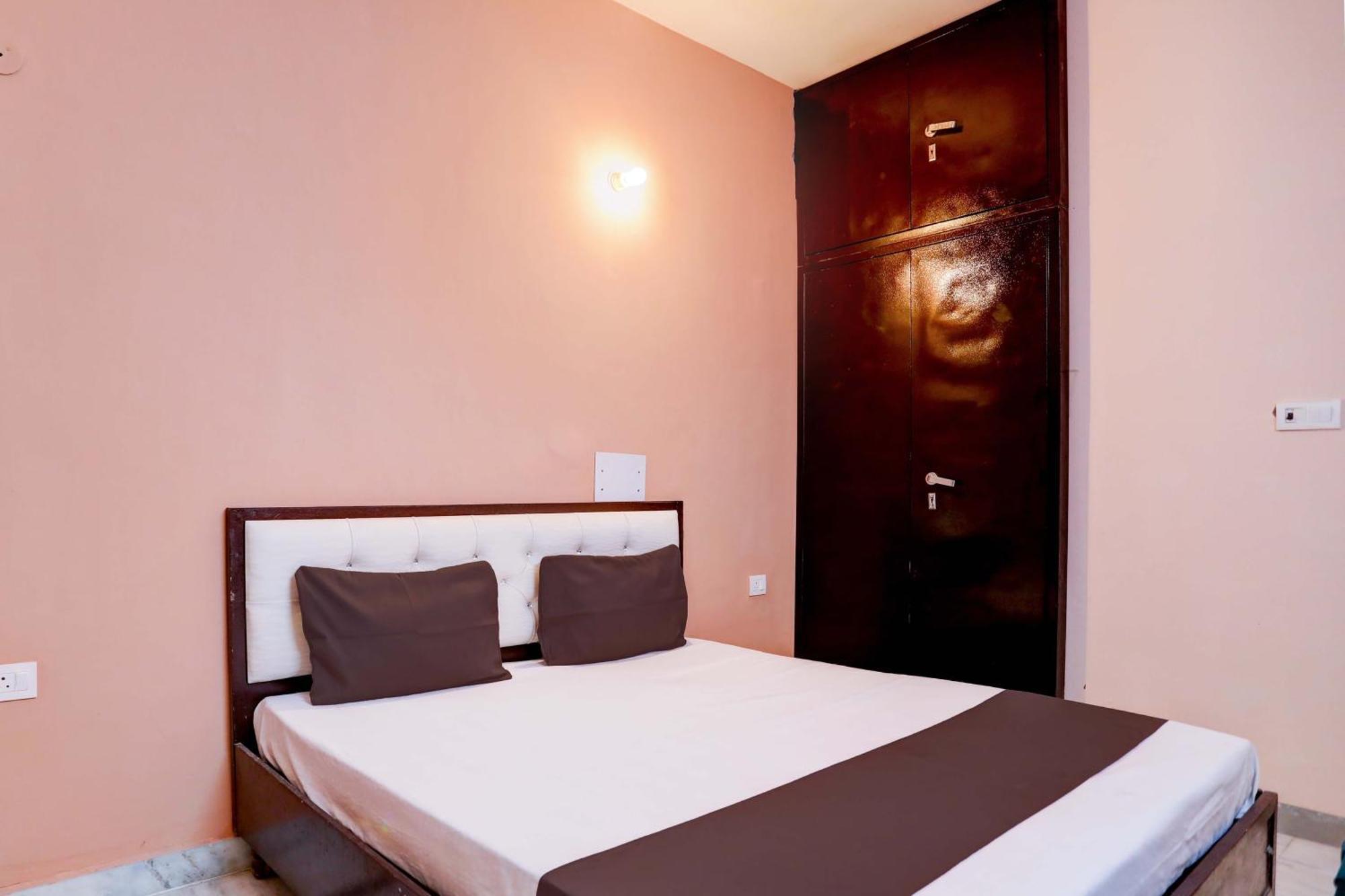 Hotel O Tilak Hotel 24 Sector 27 Near By Vinayak Hospital Gali No-6 Noida Luaran gambar
